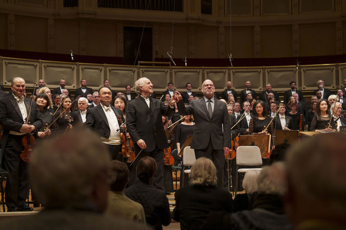 A bow show of conductor Manfred Honeck and guest chorus director Donald Nally