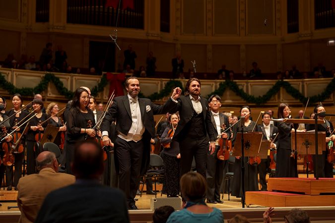 the performers take a bow