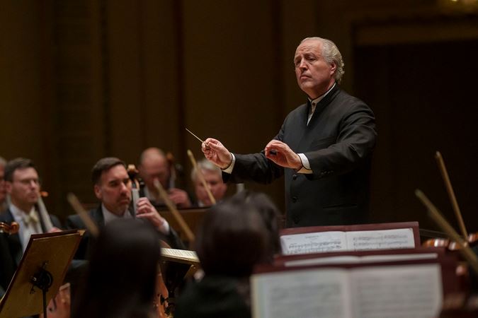 Close up of guest conductor Manfred Honeck leading the CSO