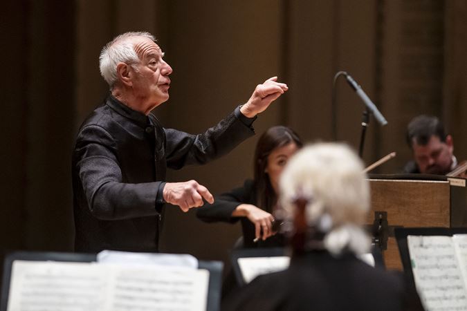 conductor conducting