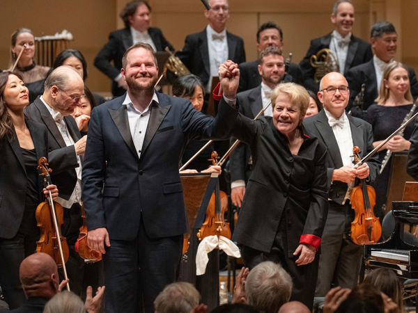 pianist conductor bowing