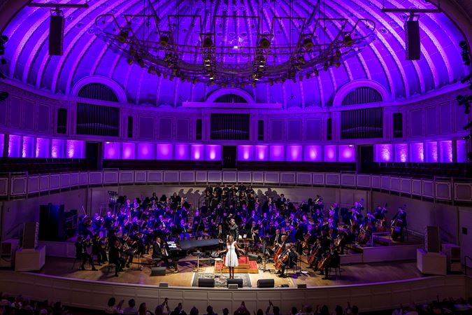 Wide shot of the CSO, singer Heather Headley, conductor Steven Reineke and the Fred Nelson III Ensemble