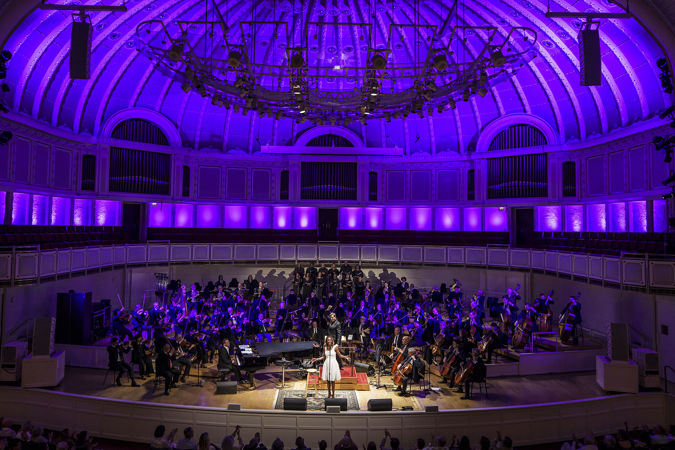 Wide shot of the CSO, singer Heather Headley, conductor Steven Reineke and the Fred Nelson III Ensemble