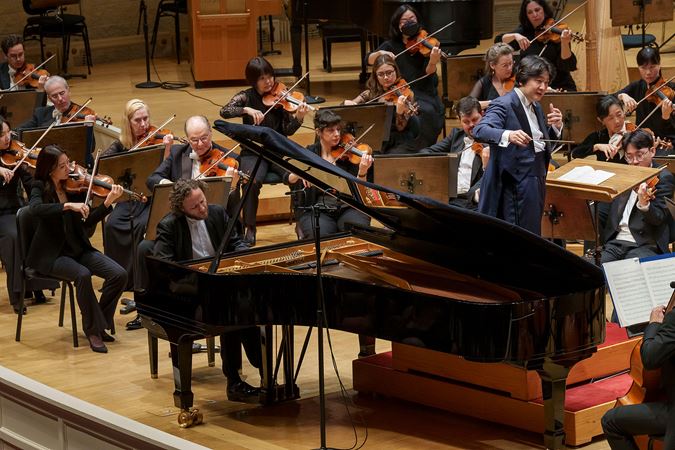 Helmchen playing piano