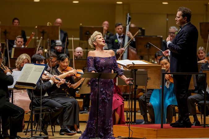 Closeup shot of CSO Artist-in-Residence and mezzo-soprano Joyce DiDonato singing on stage