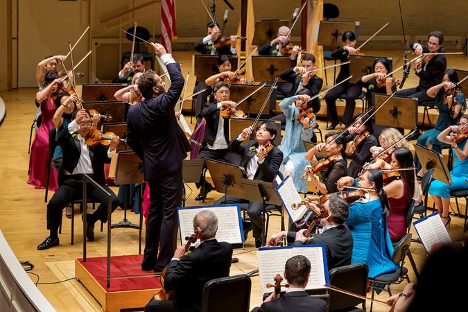 Nikolaj Szeps-Znaider leads the CSO in the final note of the concert