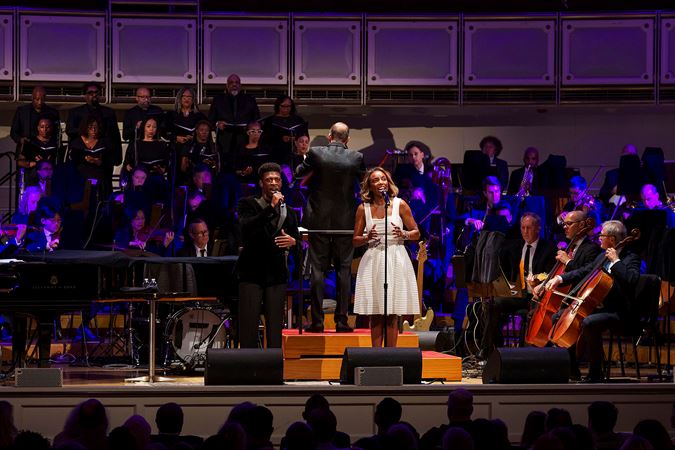 Wide shot of the CSO, singers Heather Headley and Curtis Bannister, the Fred Nelson III Ensemble and conductor Steven Reineke