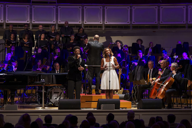 Wide shot of the CSO, singers Heather Headley and Curtis Bannister, the Fred Nelson III Ensemble and conductor Steven Reineke