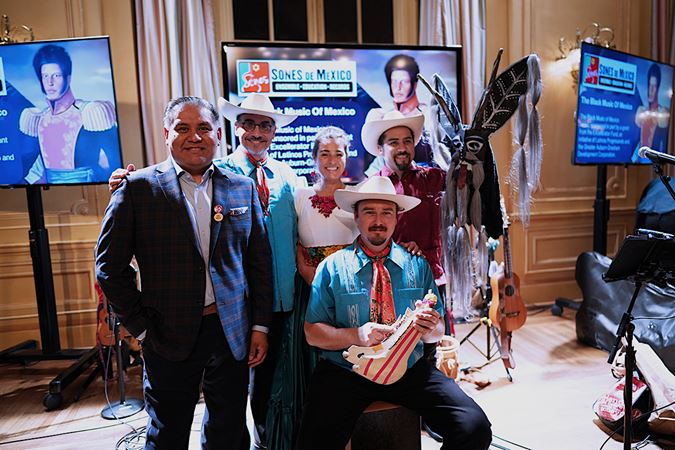 Alfonso Barerra with Sones de Mexico Ensemble