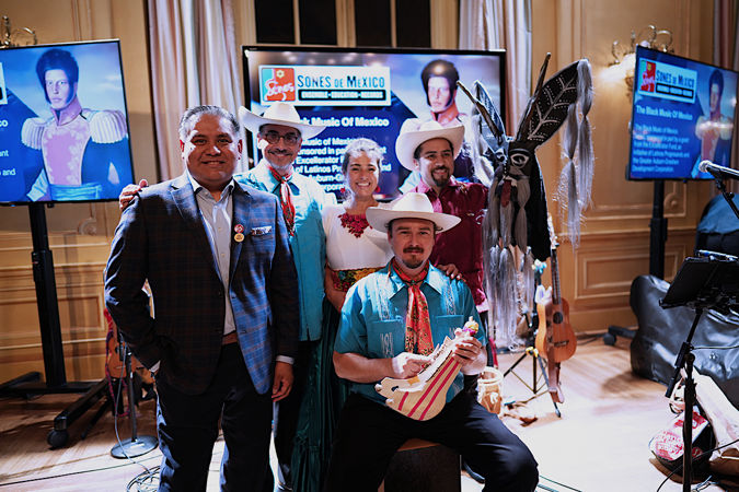 Alfonso Barerra with Sones de Mexico Ensemble