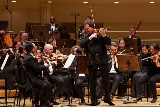 Nikolaj Szeps-Znaider playing and leading the Chicago Symphony Orchestra in Bruch's Violin Concerto No. 1