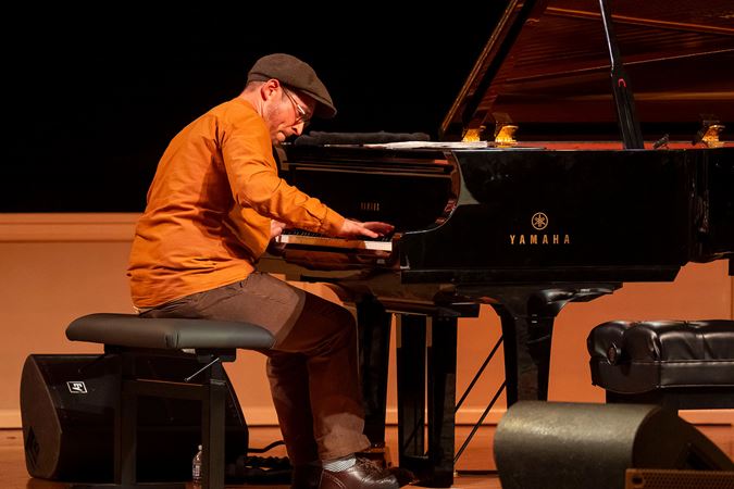 jazz pianist playing