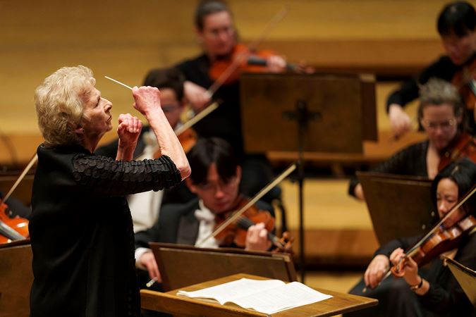 Dame Jane Glover leads the CSO in Britten's Suite on English Folk Tunes