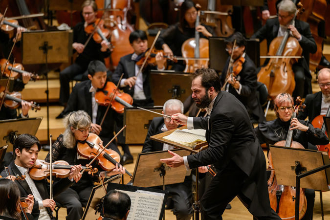 Petr Popelka animatedly conducts Brahms 3