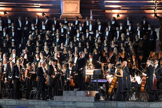 Muti conducting at the Arena di Verona