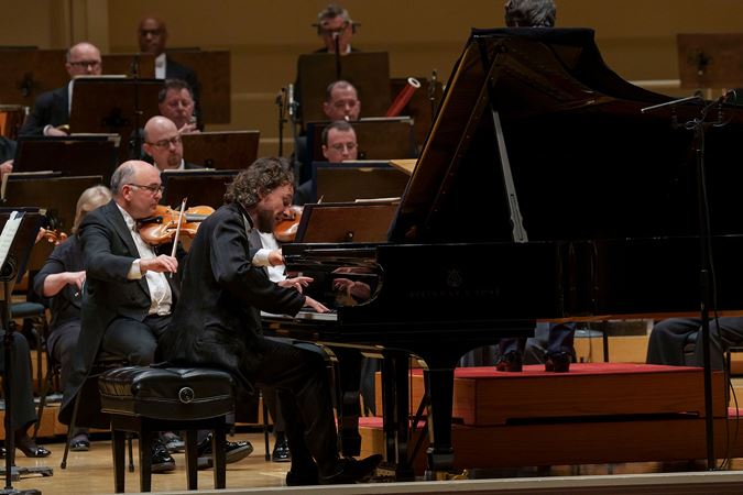 Helmchen playing piano