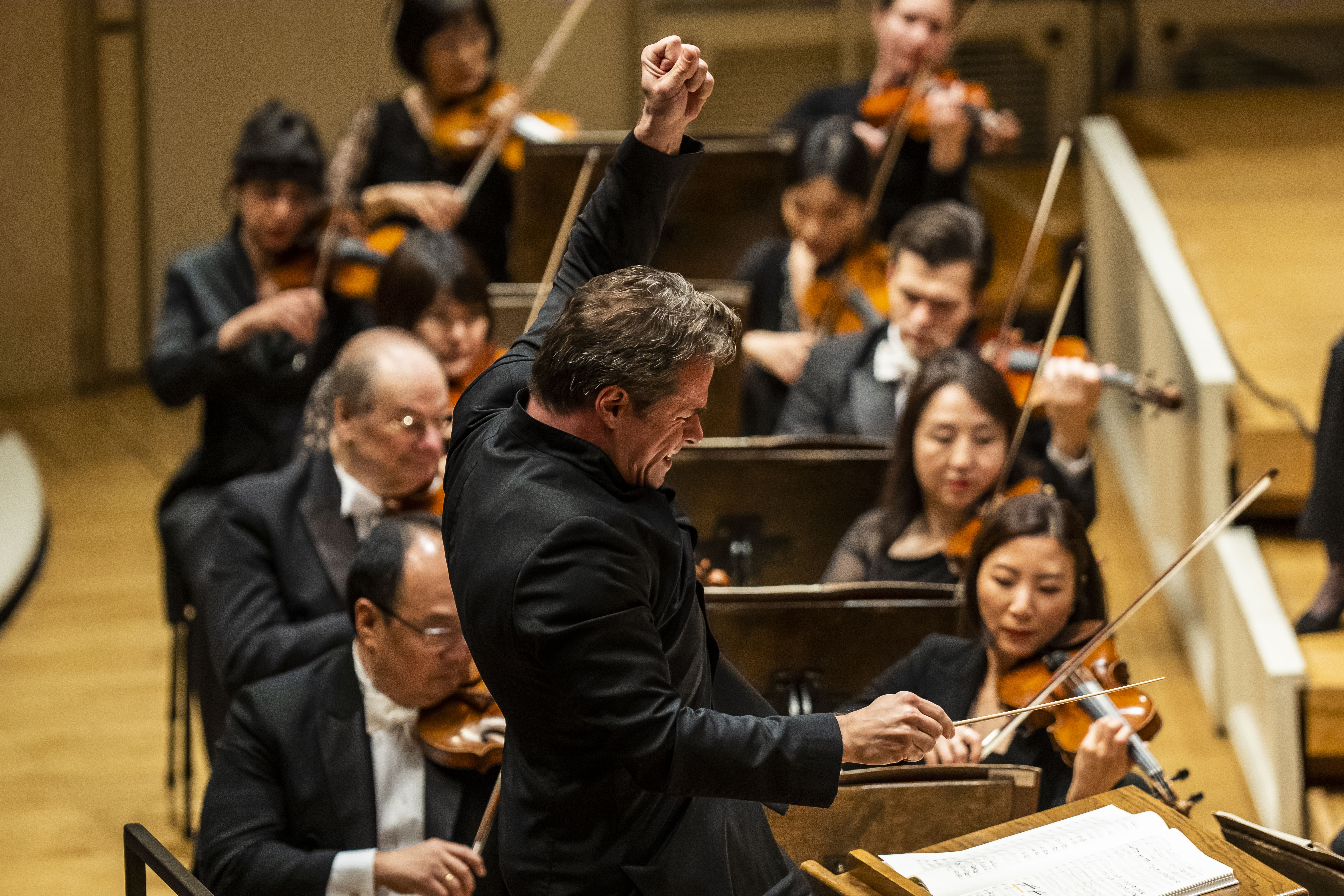 Hr a Conducts Mahler 9 Chicago Symphony Orchestra