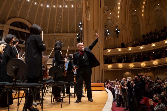 Duain Wolfe receives Theodore Thomas Medallion